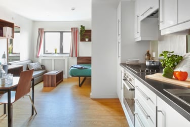 1 bed studio, Western Way, City Centre, Exeter, EX12ZT - Image 1